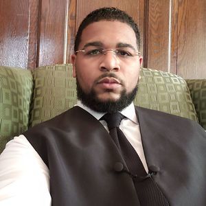 Meet your Posher, Levi